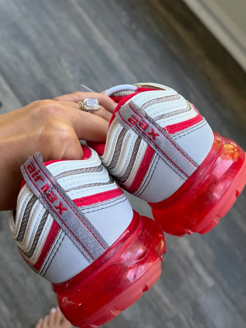 Nike air vapor max 97 atmosphere grey red white reflected 8.5 women’s
